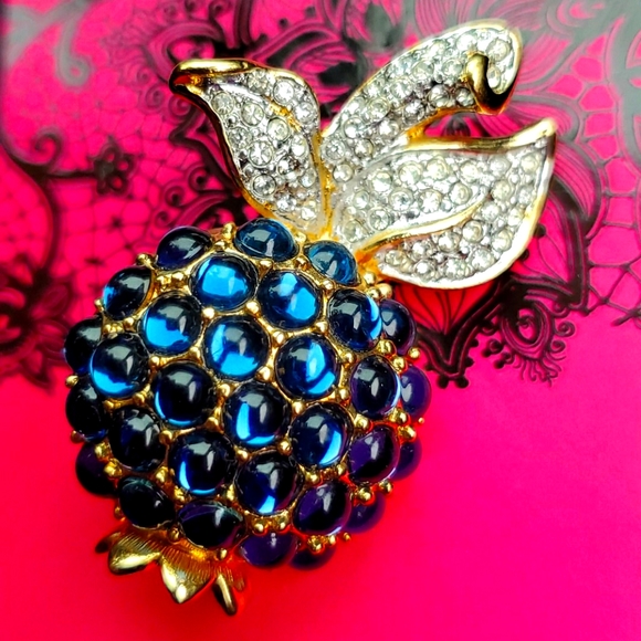 Swarovski pineapple brooch